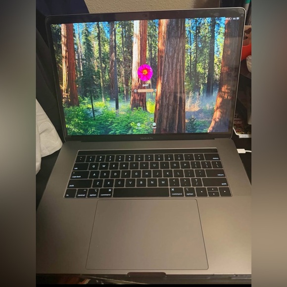 Used 2019 MacBook Pro (15’) with Touch Bar in great...